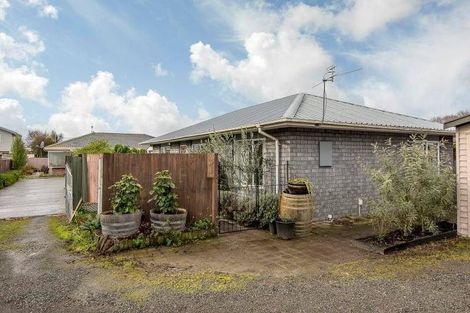 Photo of property in 2/24a Croziers Road, St Albans, Christchurch, 8052