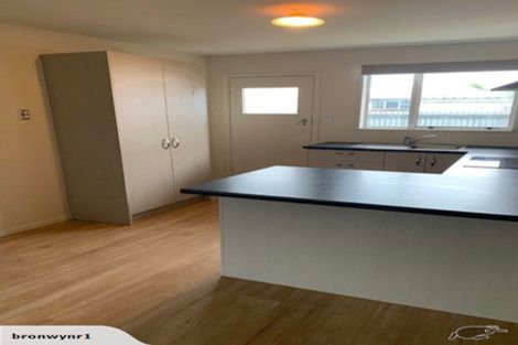 Photo of property in 2/12 Mortlake Street, Islington, Christchurch, 8042