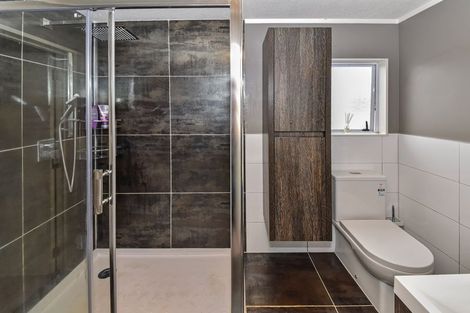 Photo of property in 30 Hadley Wood Drive, Wattle Downs, Auckland, 2103