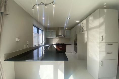 Photo of property in 23 Andy Crescent, Flat Bush, Auckland, 2016