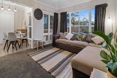 Photo of property in 1/24 Lysander Crescent, Beach Haven, Auckland, 0626