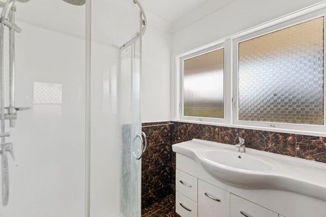 Photo of property in 60 Orams Road, Hillpark, Auckland, 2102