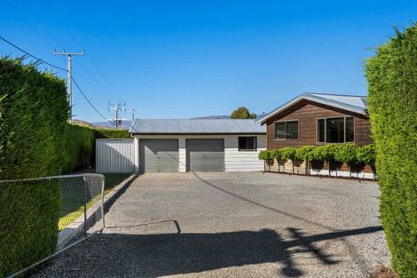 Photo of property in 1 Hall Road, Bannockburn, Cromwell, 9384