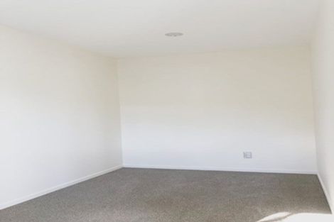 Photo of property in 17 Preston Avenue, Henderson, Auckland, 0610