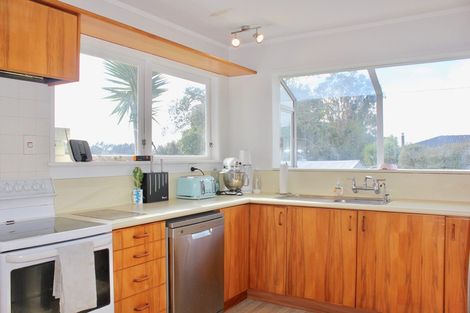 Photo of property in 34 Sunvue Road, Glen Eden, Auckland, 0602