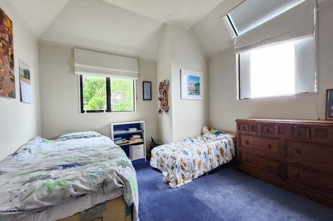 Photo of property in 8a Countess Close, Maupuia, Wellington, 6022