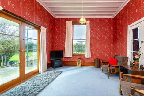 Photo of property in 102 Johnson Street, Milton, 9220