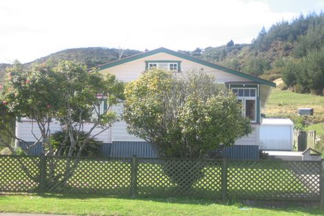 Photo of property in 83 George Street, Hikurangi, 0114