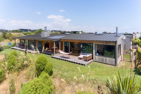 Photo of property in 6 Kuiwai Drive, Rainbow Point, Taupo, 3330
