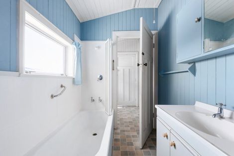 Photo of property in 78 Marine Parade, Mount Maunganui, 3116