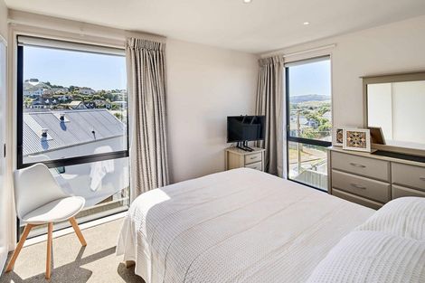 Photo of property in 15/6 Oswald Crescent, Paparangi, Wellington, 6037