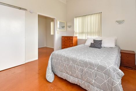 Photo of property in 2 Barnard Place, Manurewa East, Auckland, 2102