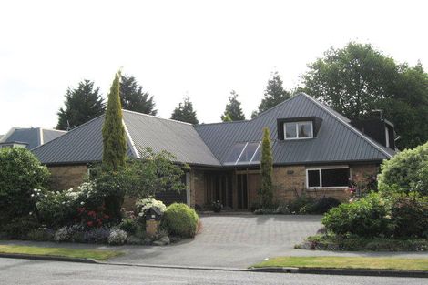 Photo of property in 31 Glenharrow Avenue, Avonhead, Christchurch, 8042