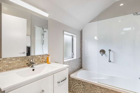 Photo of property in 53a Oxford Street, Tawa, Wellington, 5028