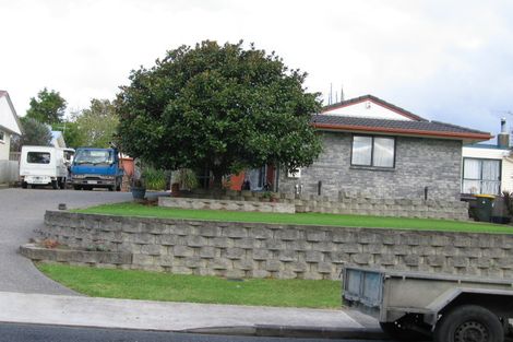 Photo of property in 69 Sylvan Crescent, Te Atatu South, Auckland, 0610