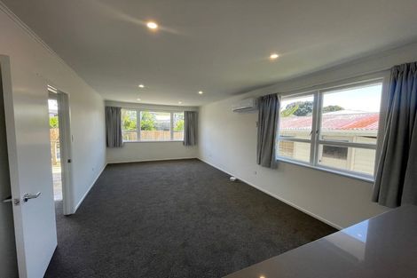 Photo of property in 35 Tarata Crescent, Mangere Bridge, Auckland, 2022