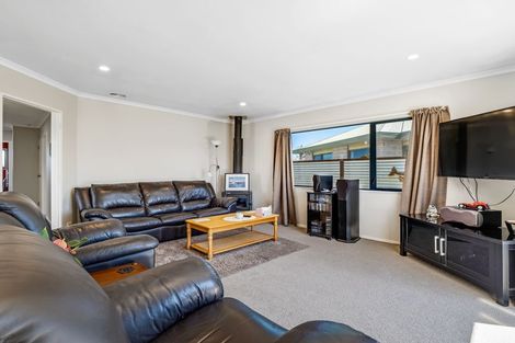 Photo of property in 32 Somerset Crescent, Highbury, Palmerston North, 4412