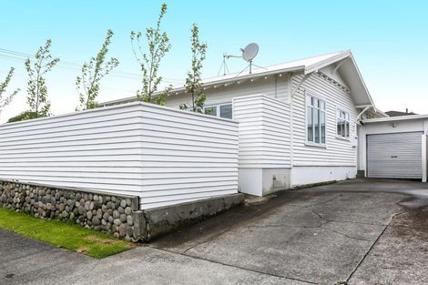 Photo of property in 70 Lemon Street, New Plymouth, 4310