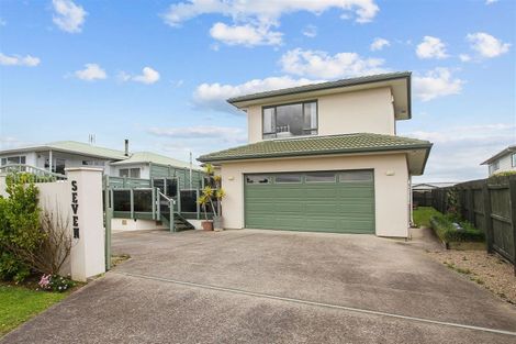 Photo of property in 7 Crispe Road, Clarks Beach, 2122