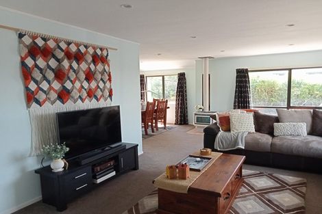Photo of property in 9 San Fernando Way, Henderson, Auckland, 0612