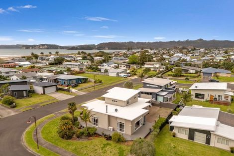 Photo of property in 18 Pacific Place, Whitianga, 3510