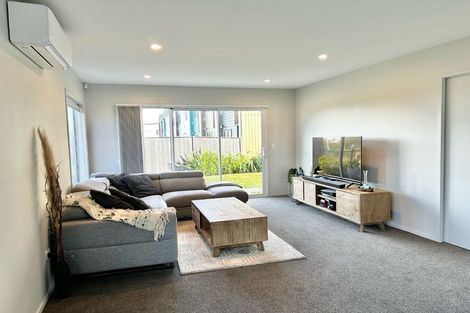 Photo of property in 8 Recovery Road, Papakura, 2110