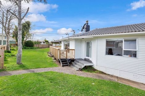 Photo of property in 65 Larnoch Road, Henderson, Auckland, 0610
