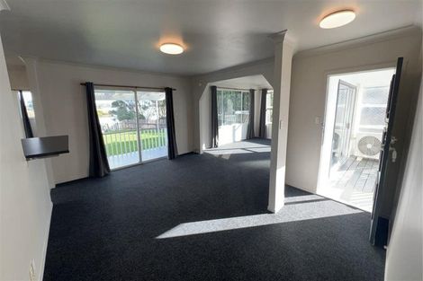 Photo of property in 32 Aurea Avenue, Pakuranga, Auckland, 2010