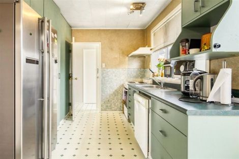 Photo of property in 71 Chilcott Road, Henderson, Auckland, 0612