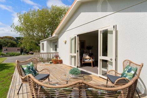 Photo of property in 43 Weggery Drive, Waikanae Beach, Waikanae, 5036