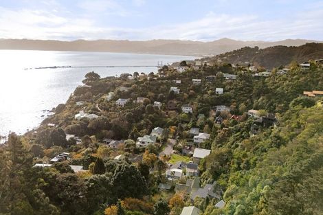 Photo of property in 19 Kaitawa Road, York Bay, Lower Hutt, 5013