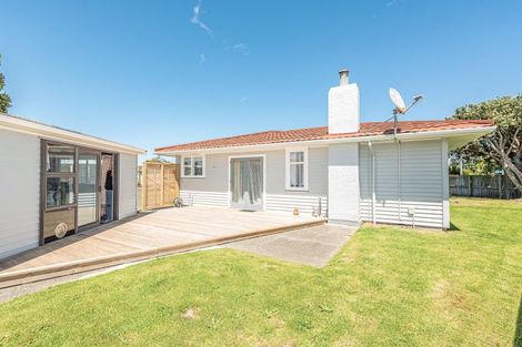Photo of property in 14 Kotuku Street, Castlecliff, Whanganui, 4501