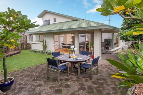 Photo of property in 2/8 Clydesdale Avenue, Somerville, Auckland, 2014