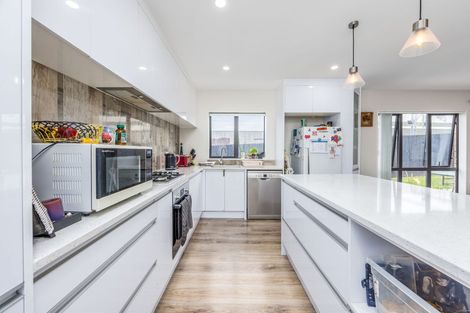 Photo of property in 33a Clendon Avenue, Papatoetoe, Auckland, 2025