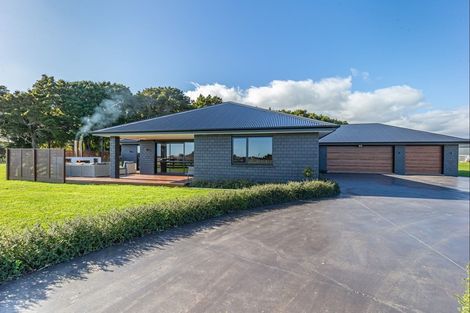 Photo of property in 30 Ohau Gravels Way, Ohau, Levin, 5570