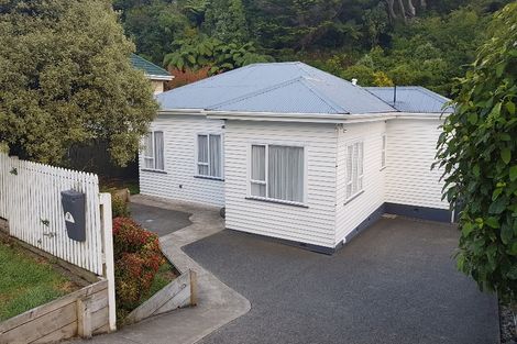 Photo of property in 30 Lincoln Avenue, Tawa, Wellington, 5028