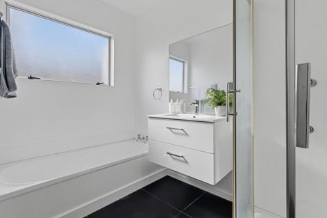 Photo of property in 6a Novella Place, Brookfield, Tauranga, 3110