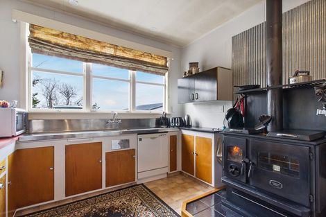 Photo of property in 65 Timaru Road, Waimate, 7924