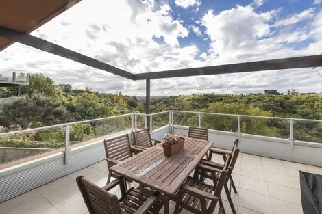 Photo of property in 47 Ruapehu Drive, Fitzherbert, Palmerston North, 4410