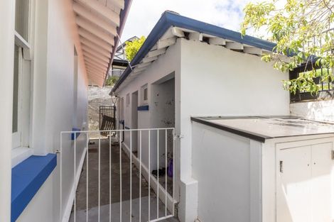 Photo of property in 60 Milton Road, Bluff Hill, Napier, 4110