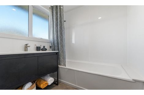 Photo of property in 18 Horton Place, Avondale, Christchurch, 8061