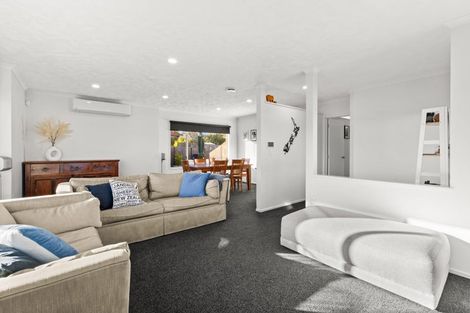 Photo of property in 5 Wilton Row, Taradale, Napier, 4112