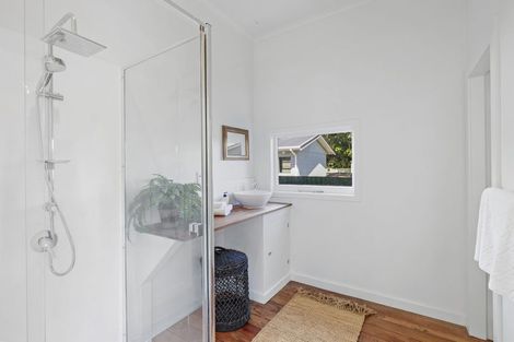 Photo of property in 72 Barrett Street, Westown, New Plymouth, 4310