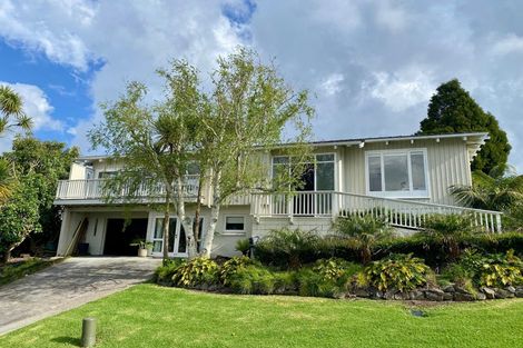 Photo of property in 37 Gill Avenue, Te Atatu Peninsula, Auckland, 0610