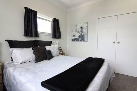 Photo of property in 5 Kowhai Avenue, Ebdentown, Upper Hutt, 5018