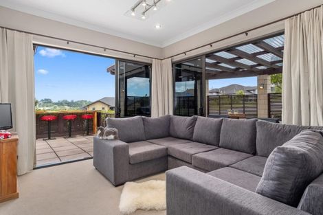 Photo of property in 2 Crater Close, Pyes Pa, Tauranga, 3112