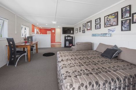 Photo of property in 2 High Street, Pahi, Paparoa, 0571