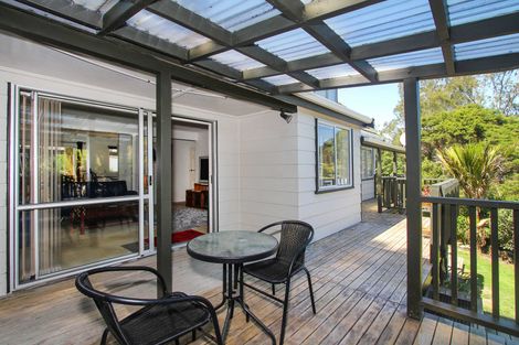 Photo of property in 2/16 Teviot Place, Totara Vale, Auckland, 0629