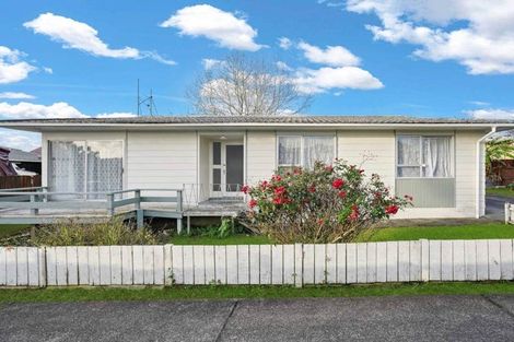 Photo of property in 1/58 Te Irirangi Drive, Clover Park, Auckland, 2019