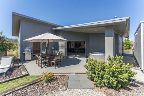 Photo of property in 73 Montgomery Crescent, Kinloch, Taupo, 3377
